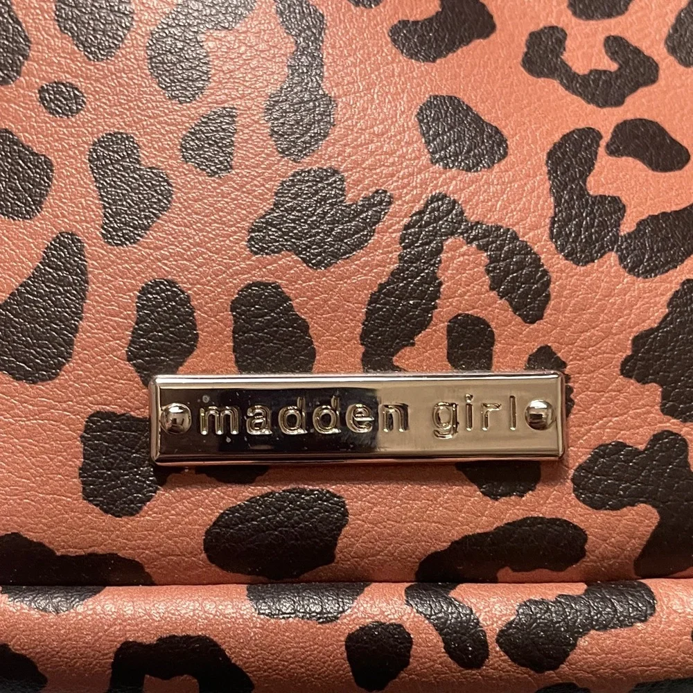 Madden Girl Leopard Print Crossbody Bag - Picture 2 of 6